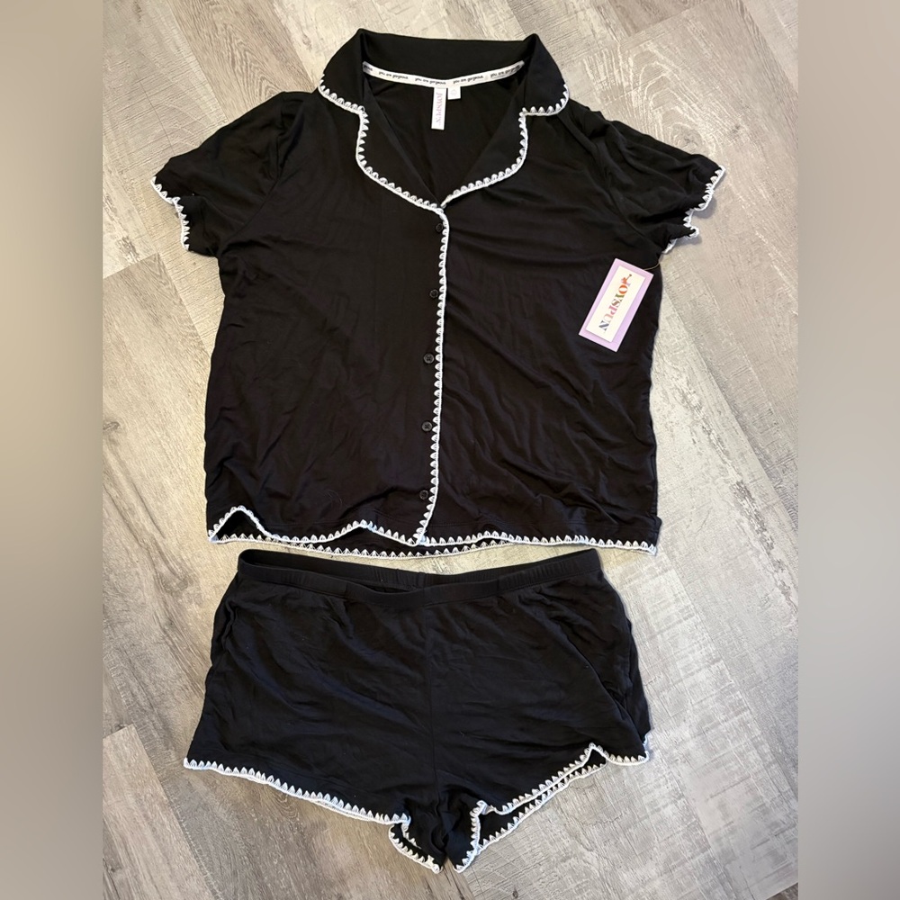 VIRAL Joyspun Collection Pajamas NWT